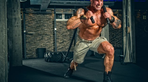 Strongman trener før konkurranse